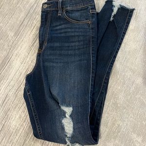 Hollister Ultra High Rise crop super skinny W27 L26 distressed size 5 5R